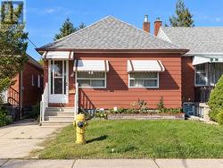 48 MOULD AVENUE Toronto, ON M6N 3Z9