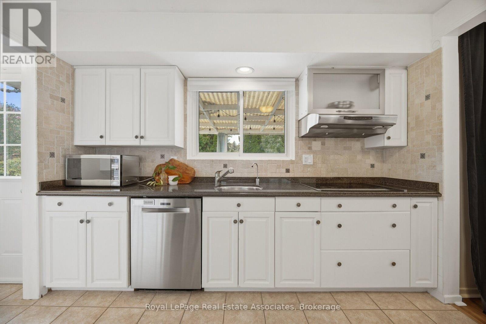 2452 Yarmouth Crescent, Oakville, ON