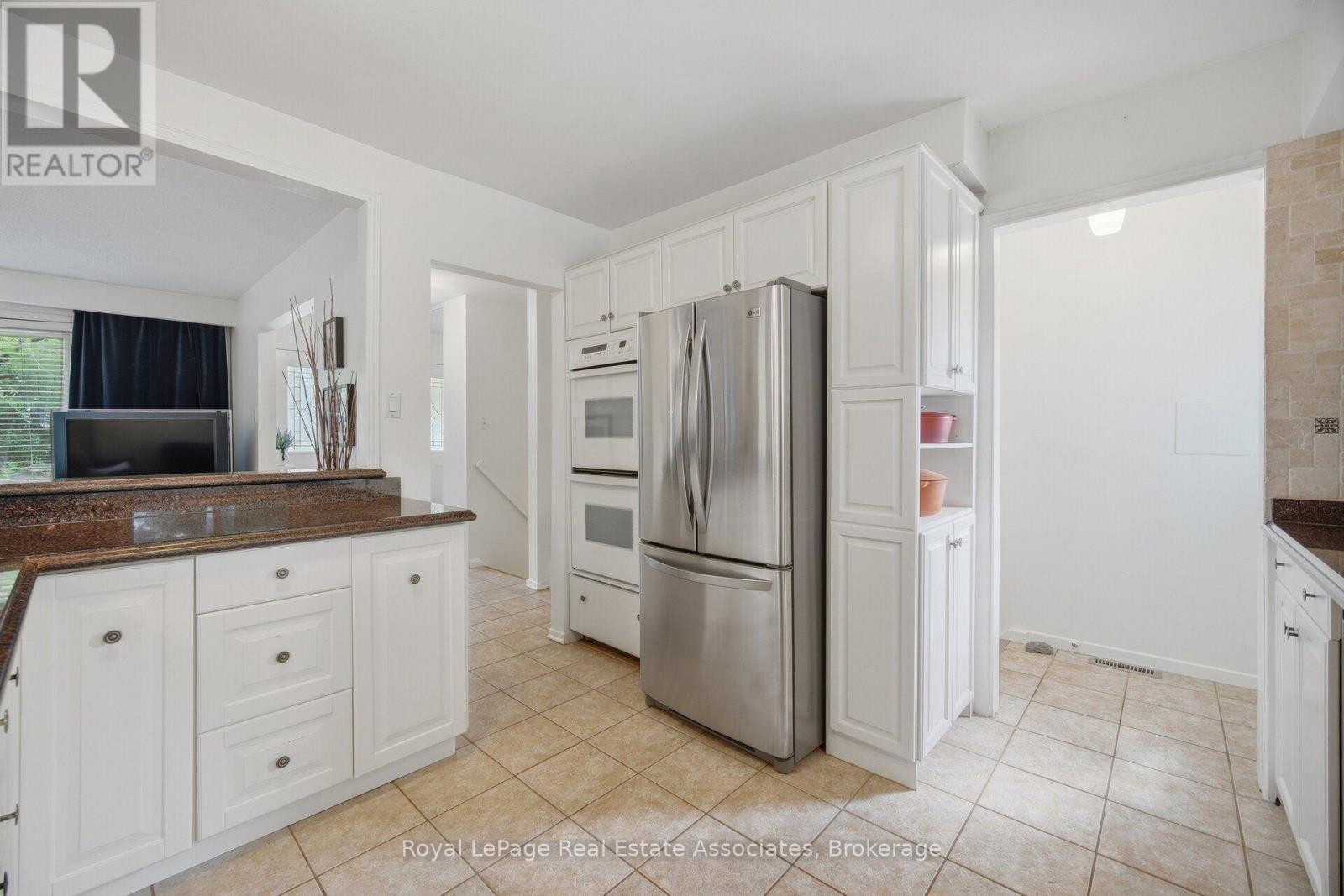 2452 Yarmouth Crescent, Oakville, ON