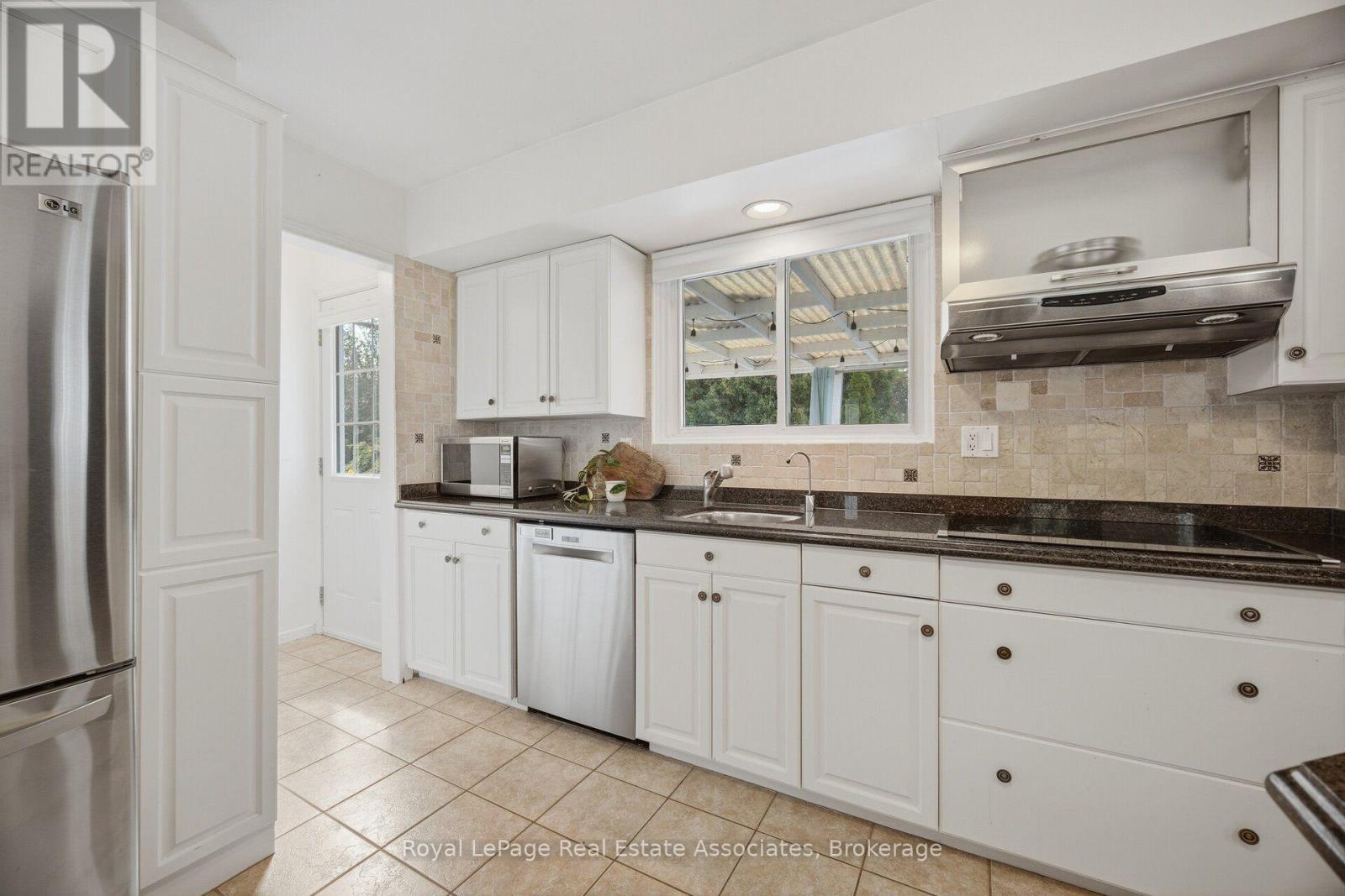 2452 Yarmouth Crescent, Oakville, ON