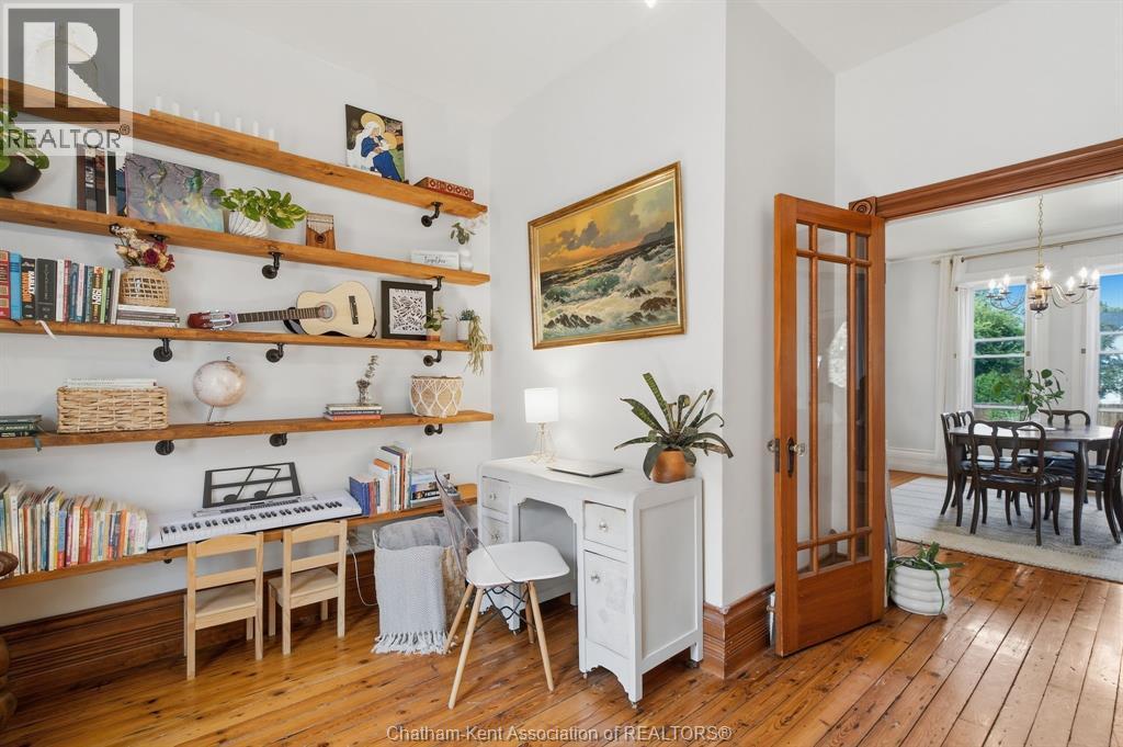 136 King Street South, Highgate, ON