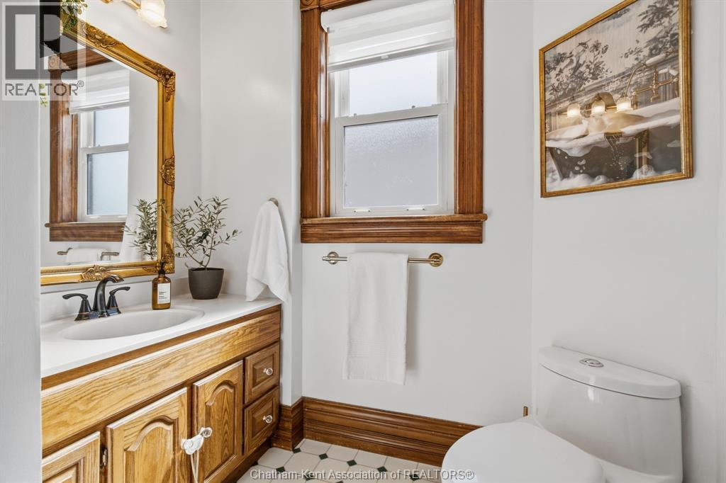 136 King Street South, Highgate, ON