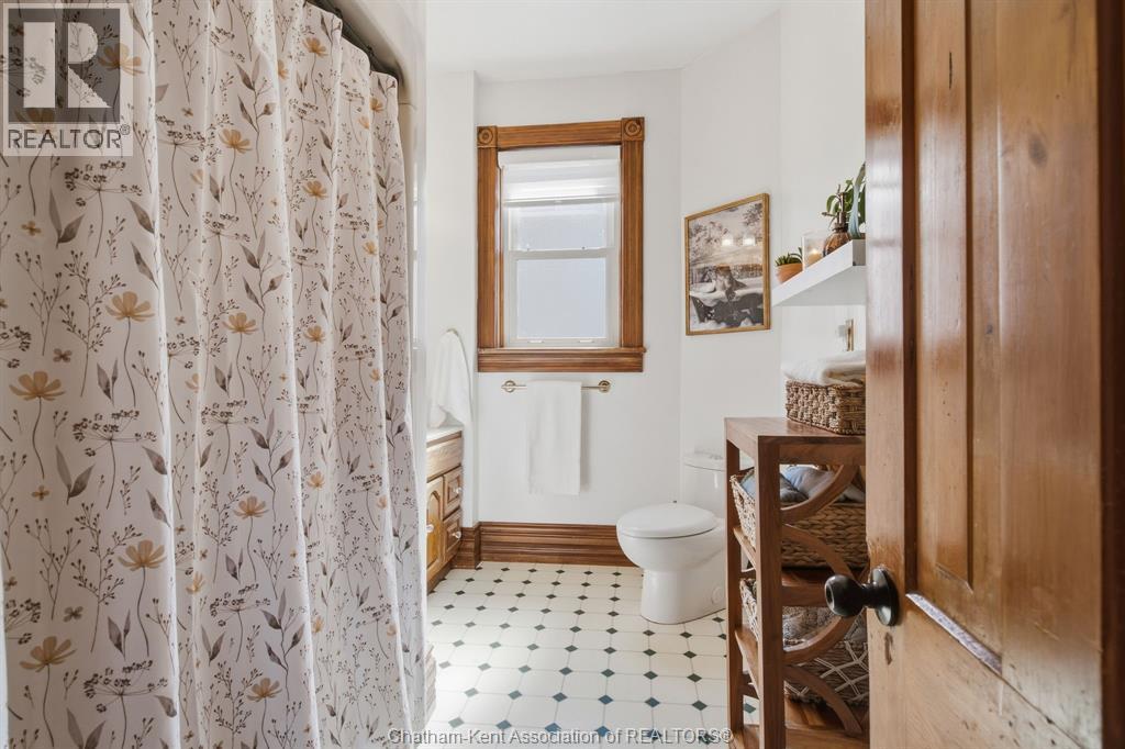136 King Street South, Highgate, ON