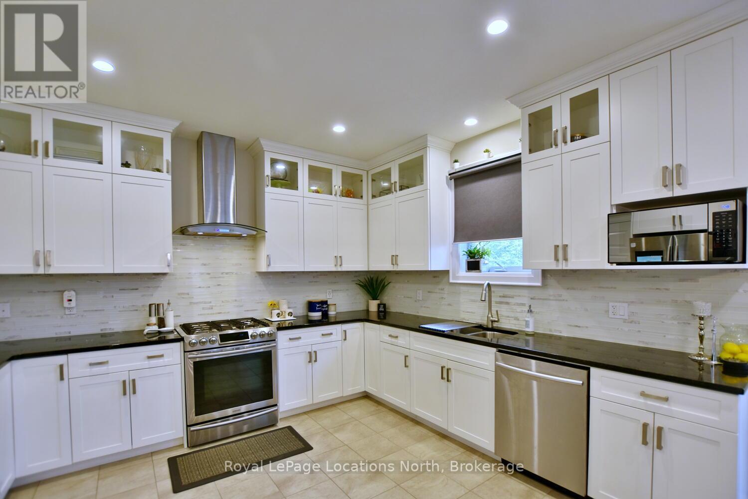 22 Portland Street, Collingwood, ON