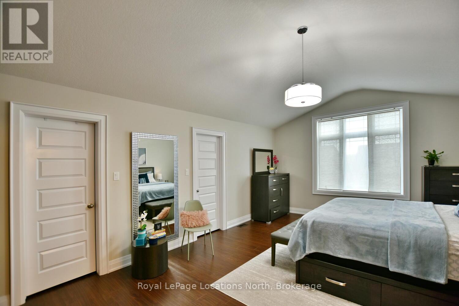 22 Portland Street, Collingwood, ON