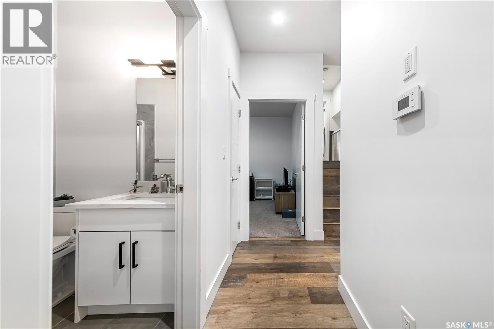 106 Kenaschuk Crescent, Saskatoon, SK