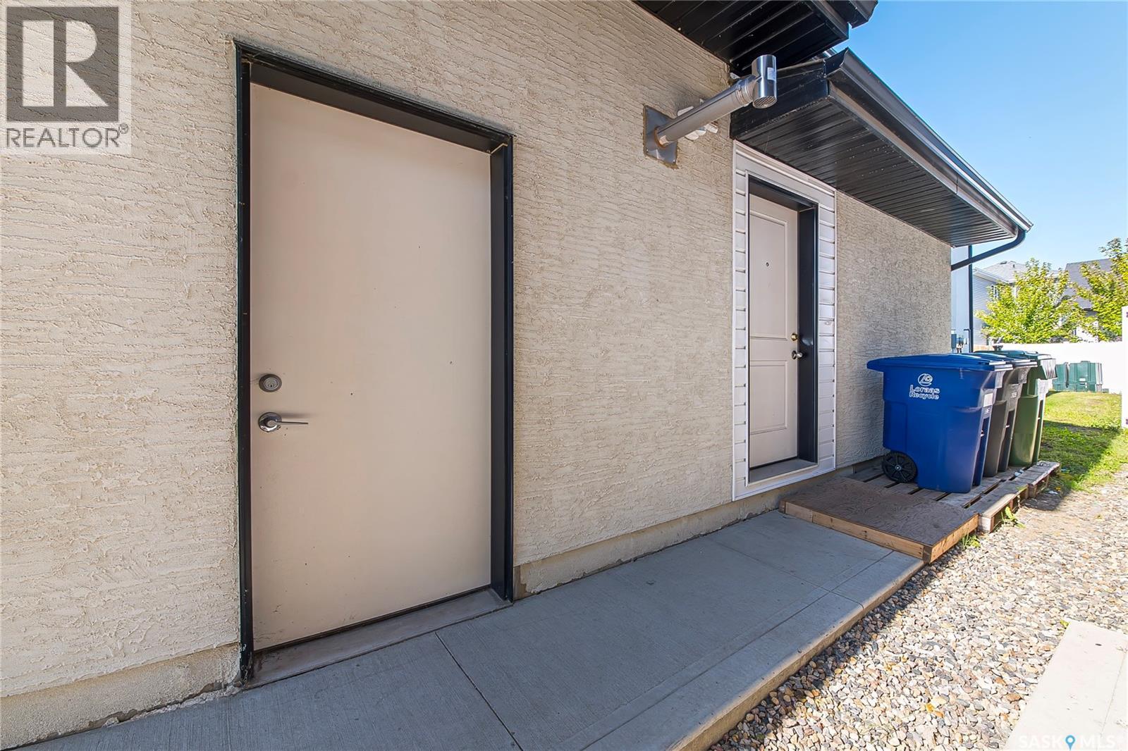 106 Kenaschuk Crescent, Saskatoon, SK