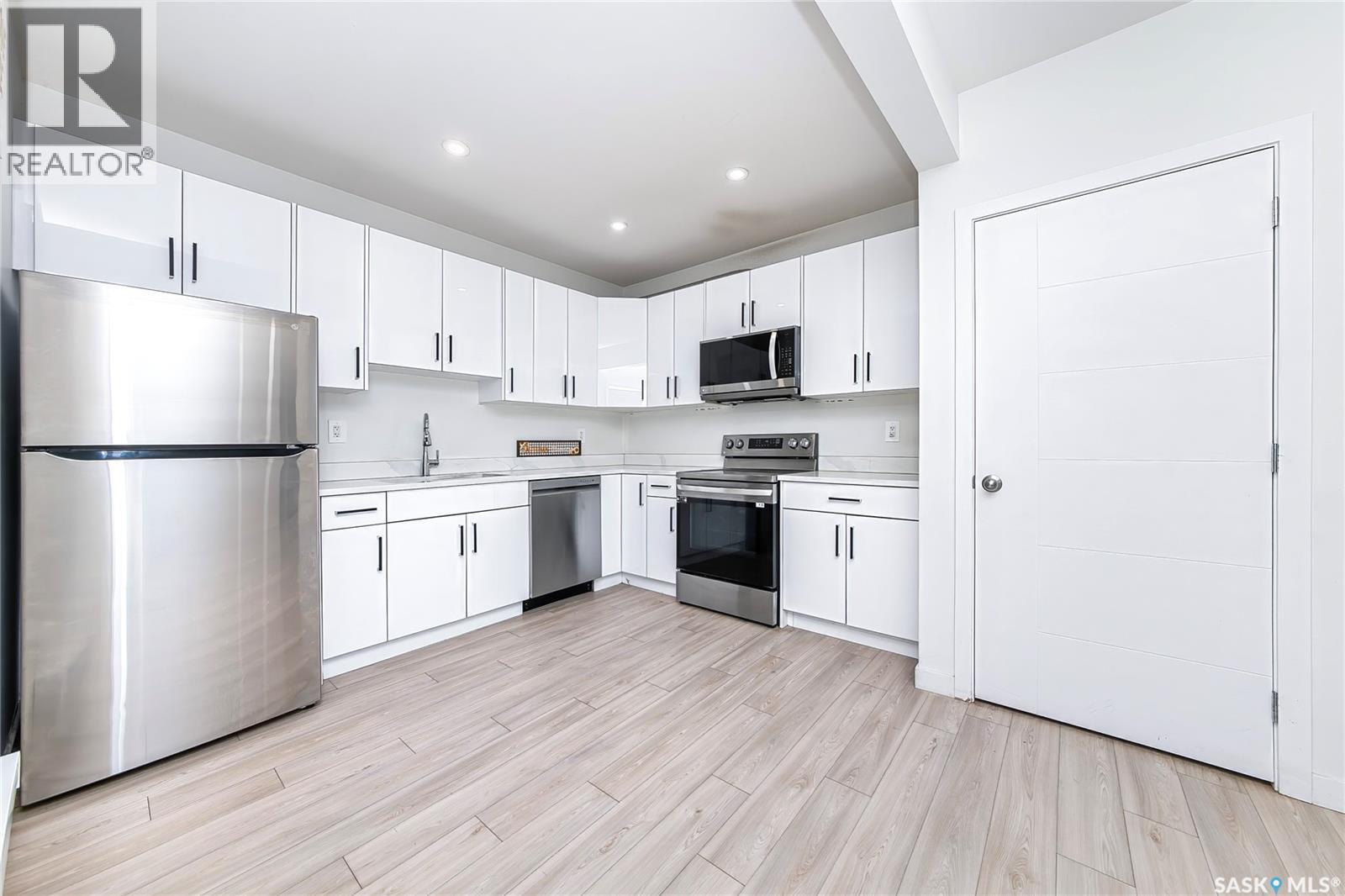 106 Kenaschuk Crescent, Saskatoon, SK