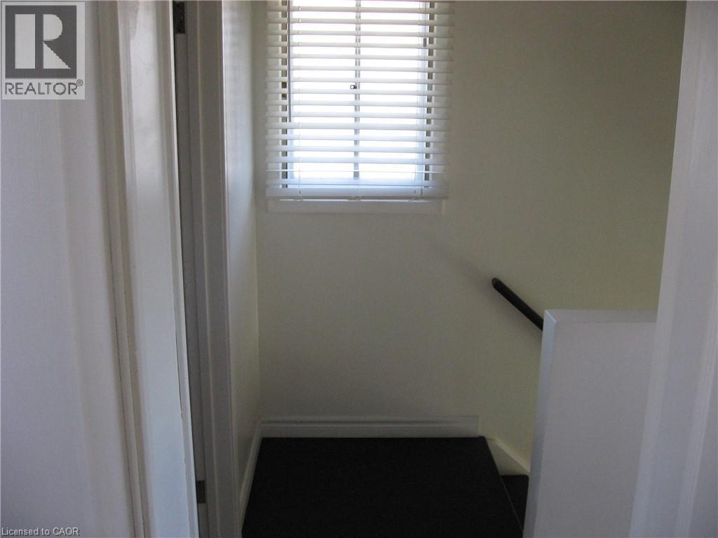 Second floor hallway - 124 Avalon Place, Kitchener, ON