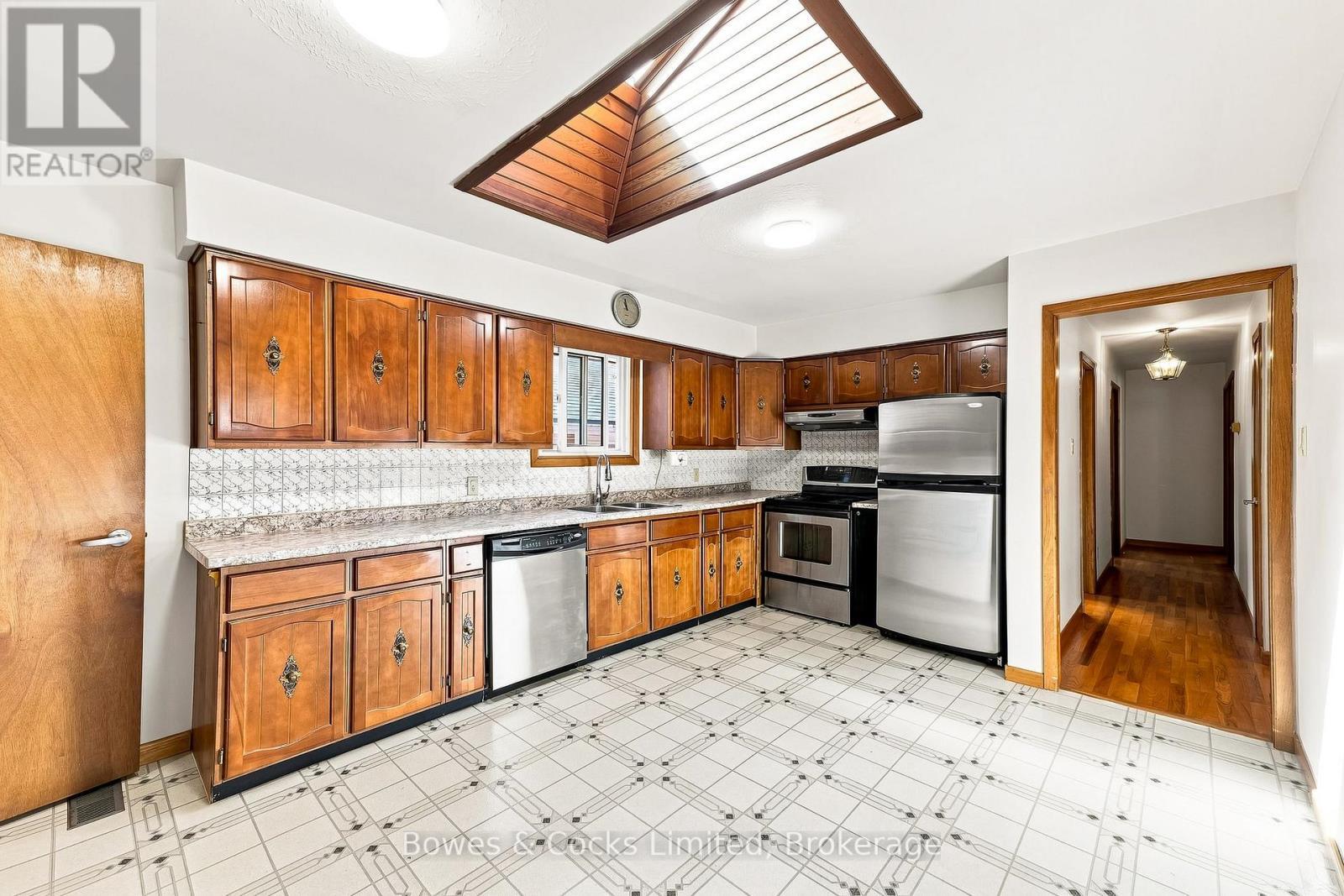 687 Lundy'S Lane, Peterborough (Otonabee Ward 1), ON