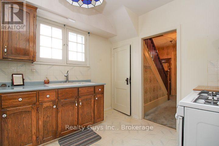 523 Armour Road, Peterborough (Ashburnham Ward 4), ON