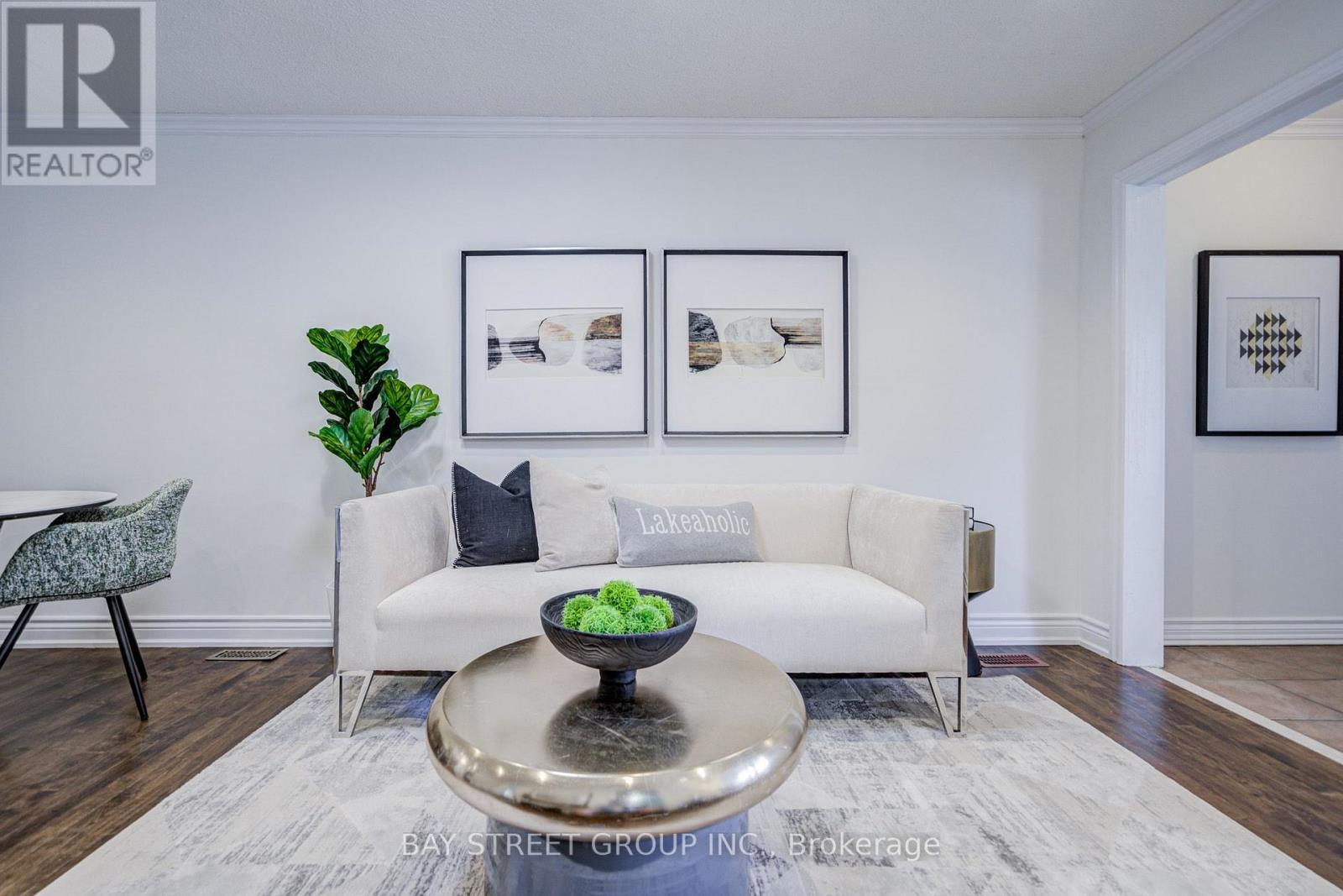 7 Emmott Avenue, Toronto, ON