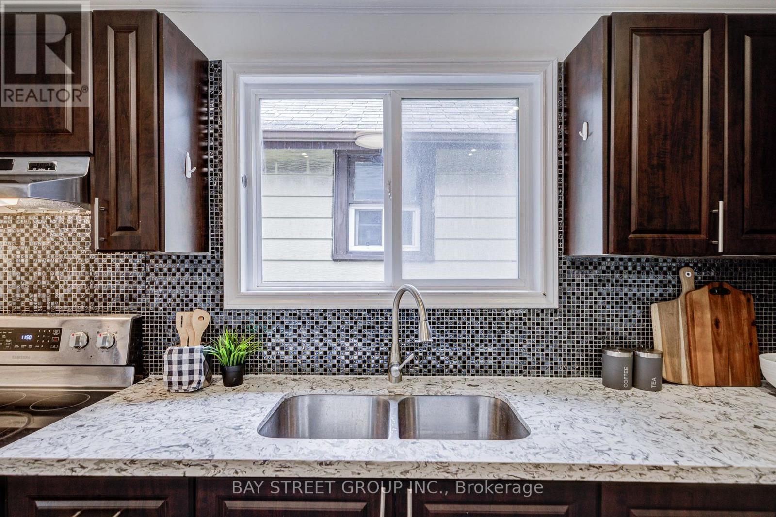 7 Emmott Avenue, Toronto, ON