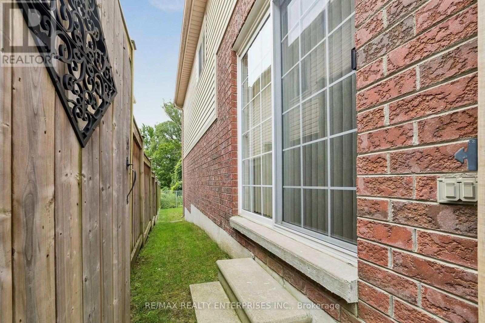 1621 Northfield Avenue, Oshawa, ON