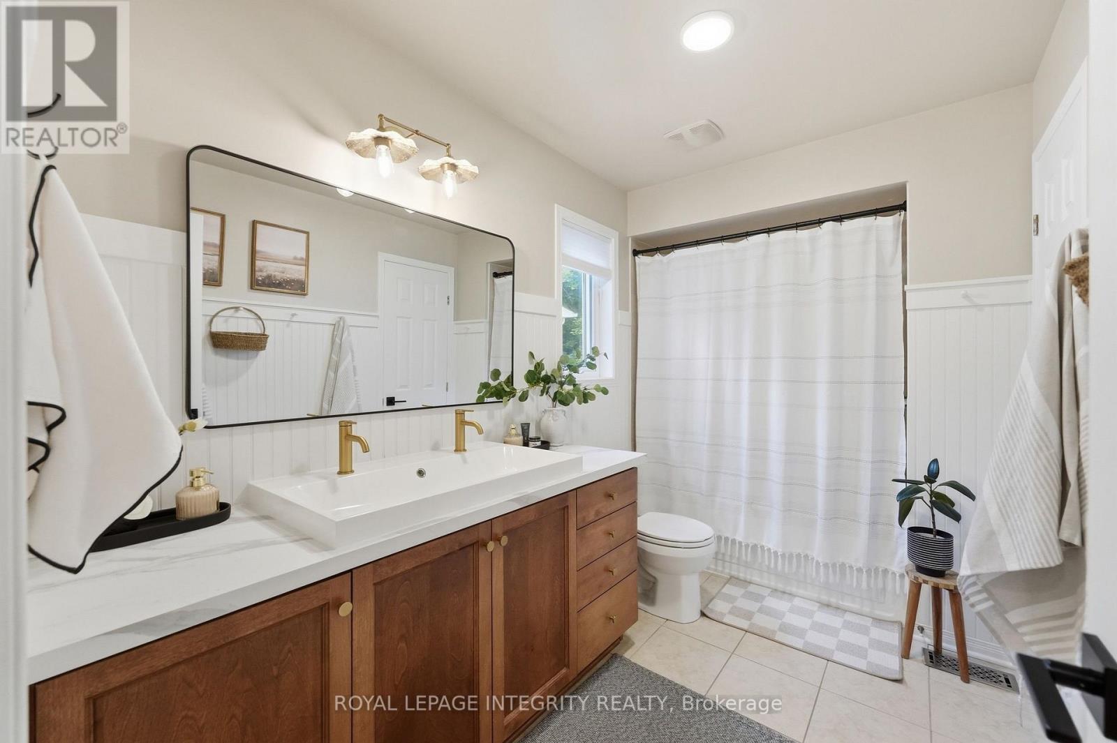 125 West Ridge Drive, Ottawa, ON
