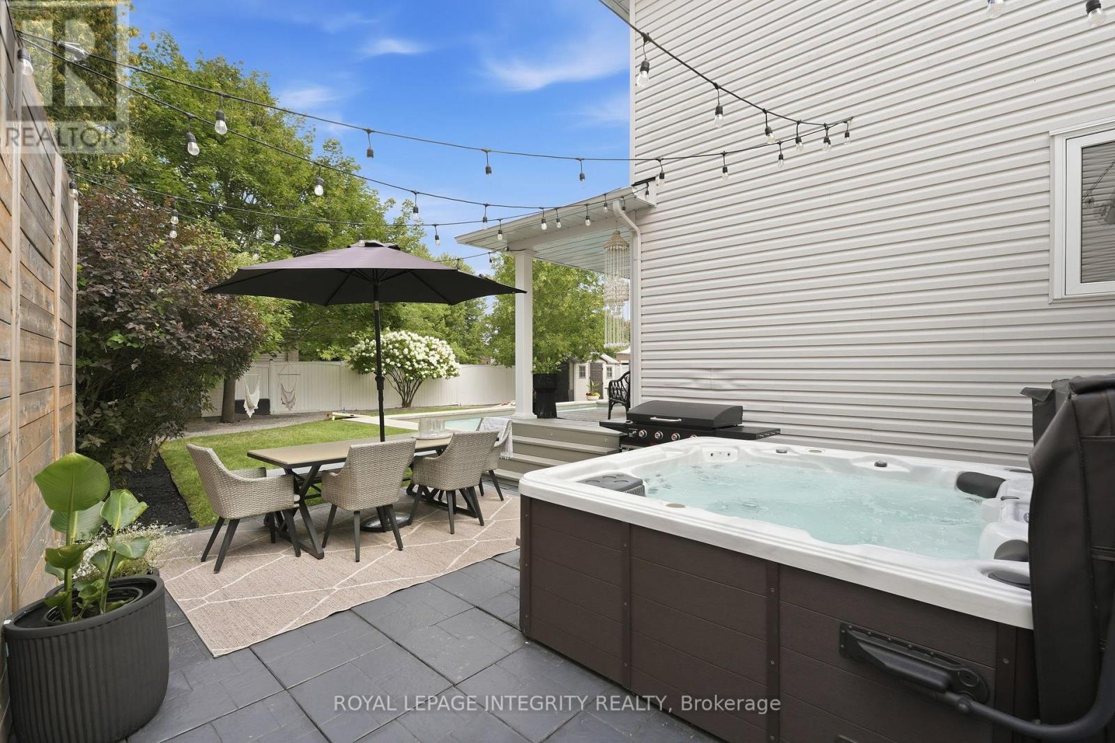 125 West Ridge Drive, Ottawa, ON
