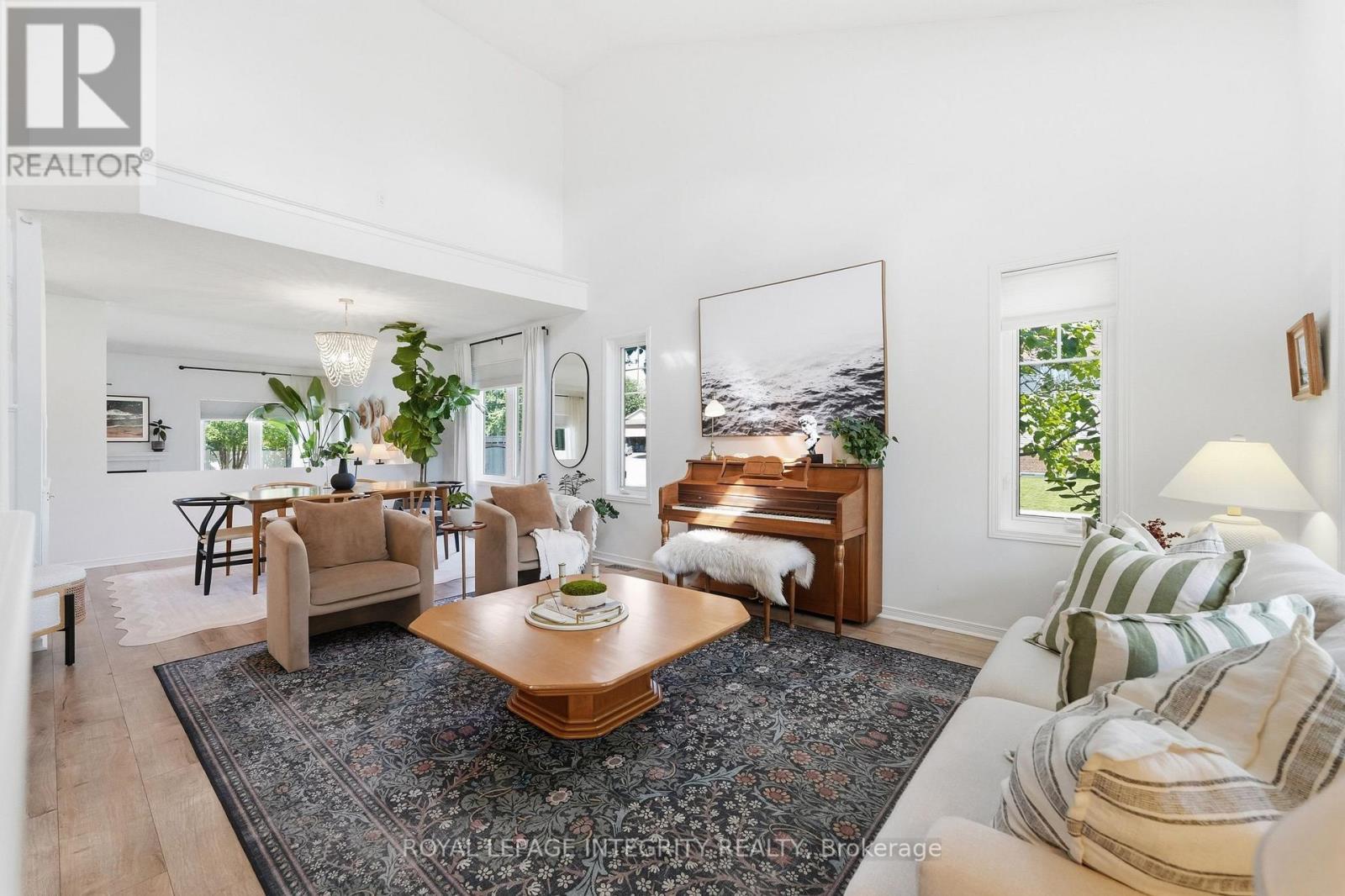 125 West Ridge Drive, Ottawa, ON