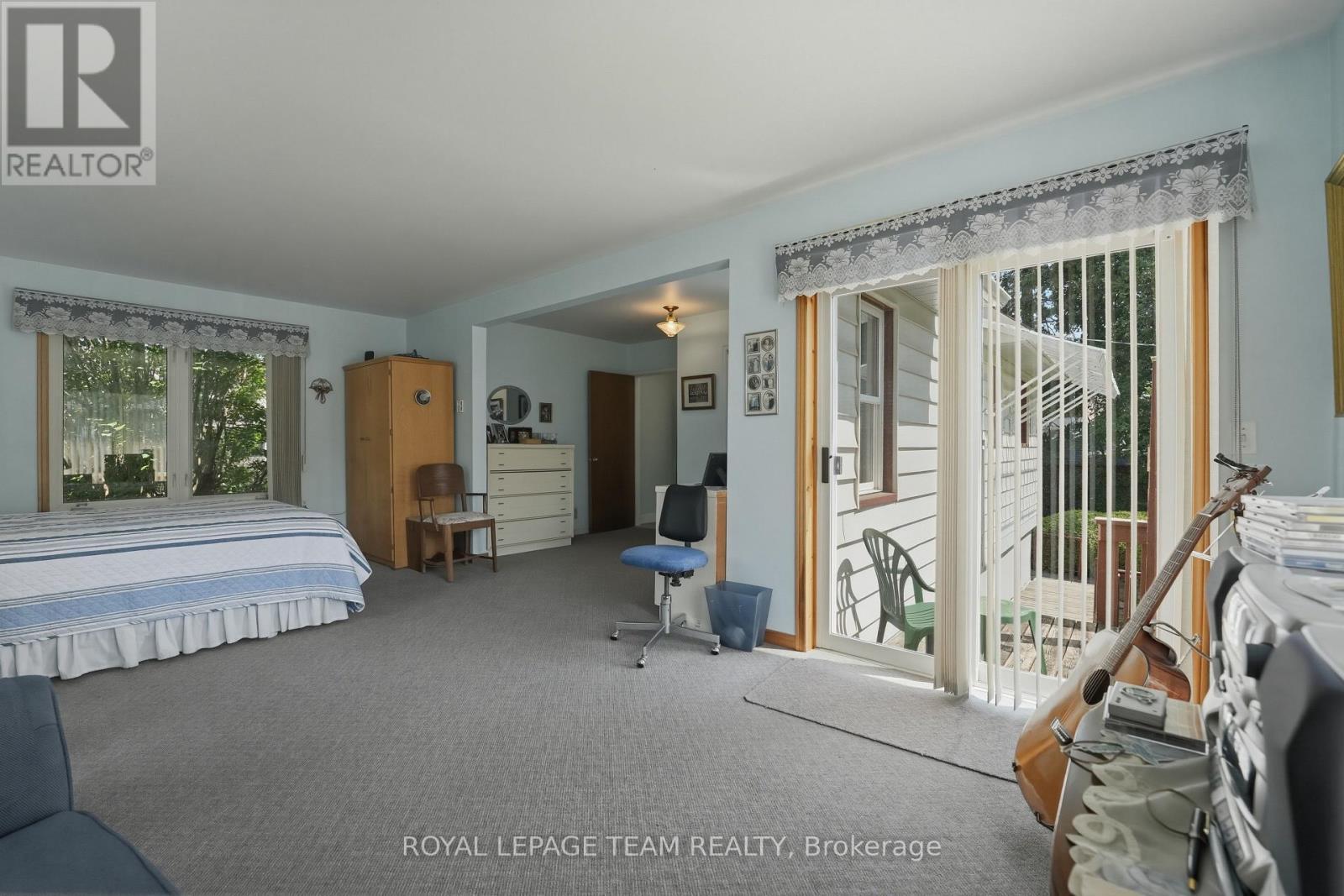 Patio Access - 84 Rita Avenue, Ottawa, ON