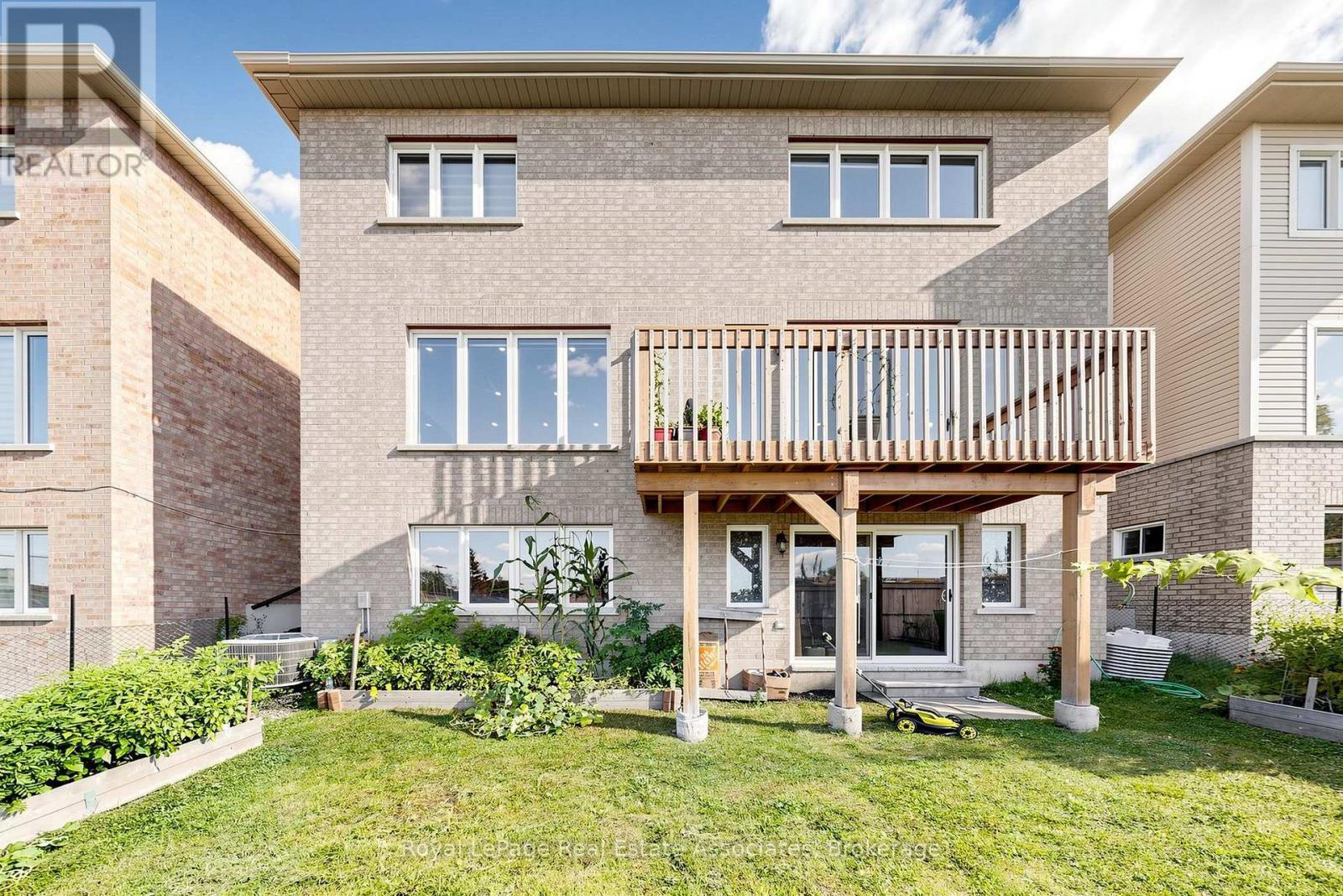33 Bill Guy Drive, Georgina, ON