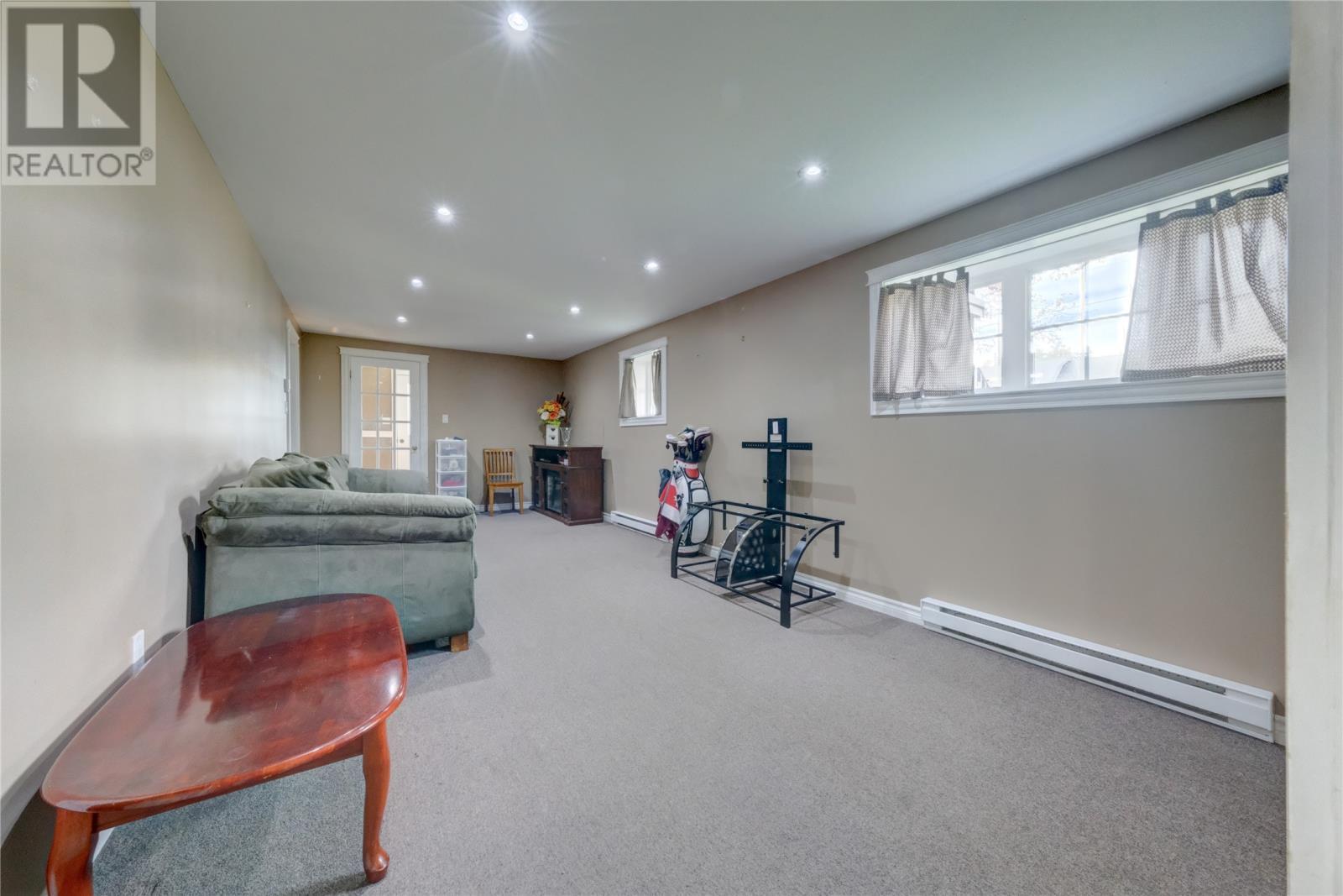 18 Mountainview Road, Massey Drive, NL