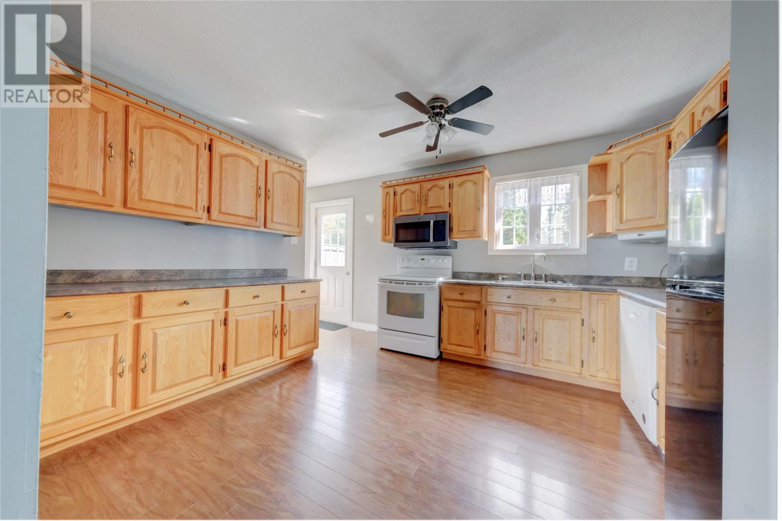 18 Mountainview Road, Massey Drive, NL