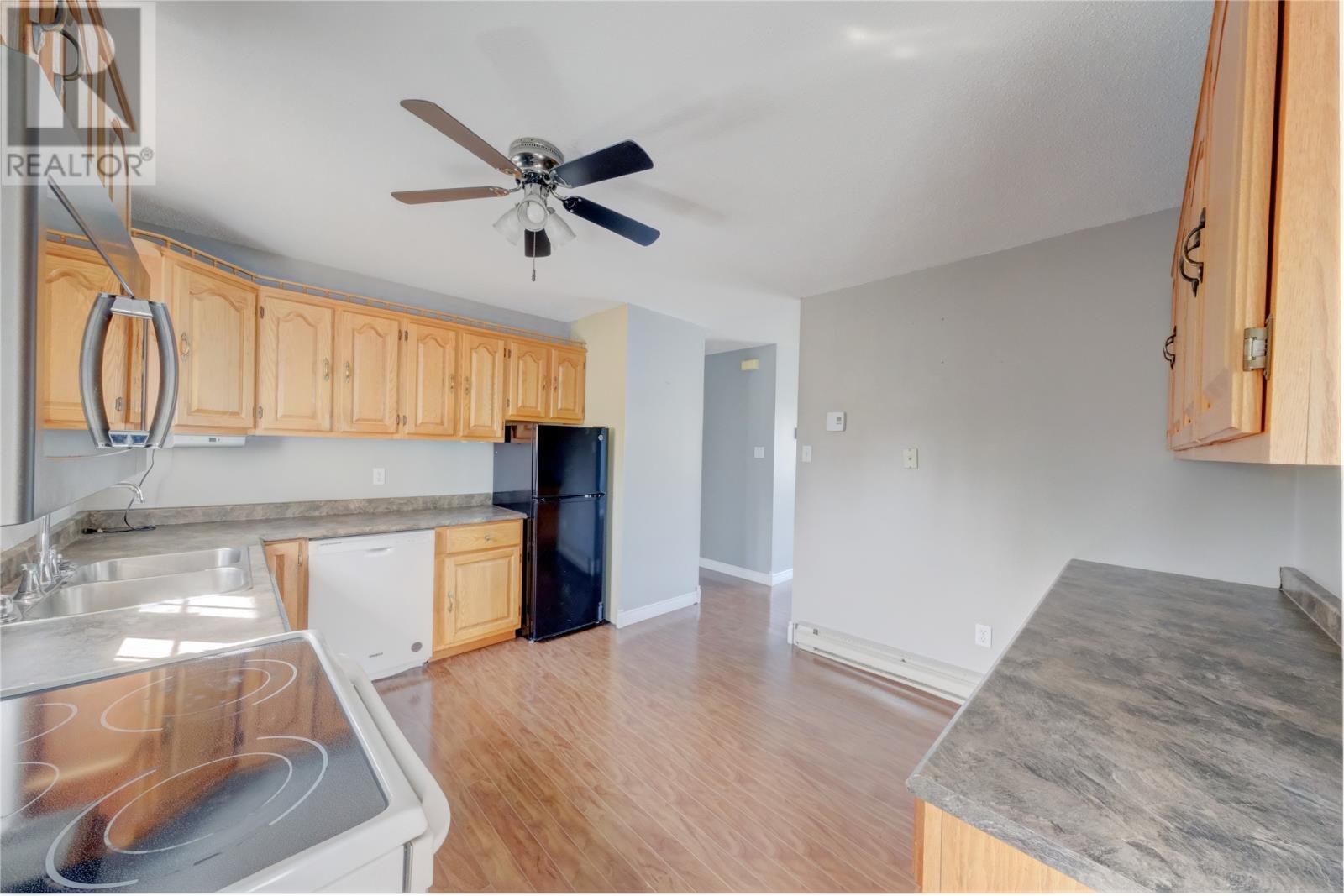 18 Mountainview Road, Massey Drive, NL