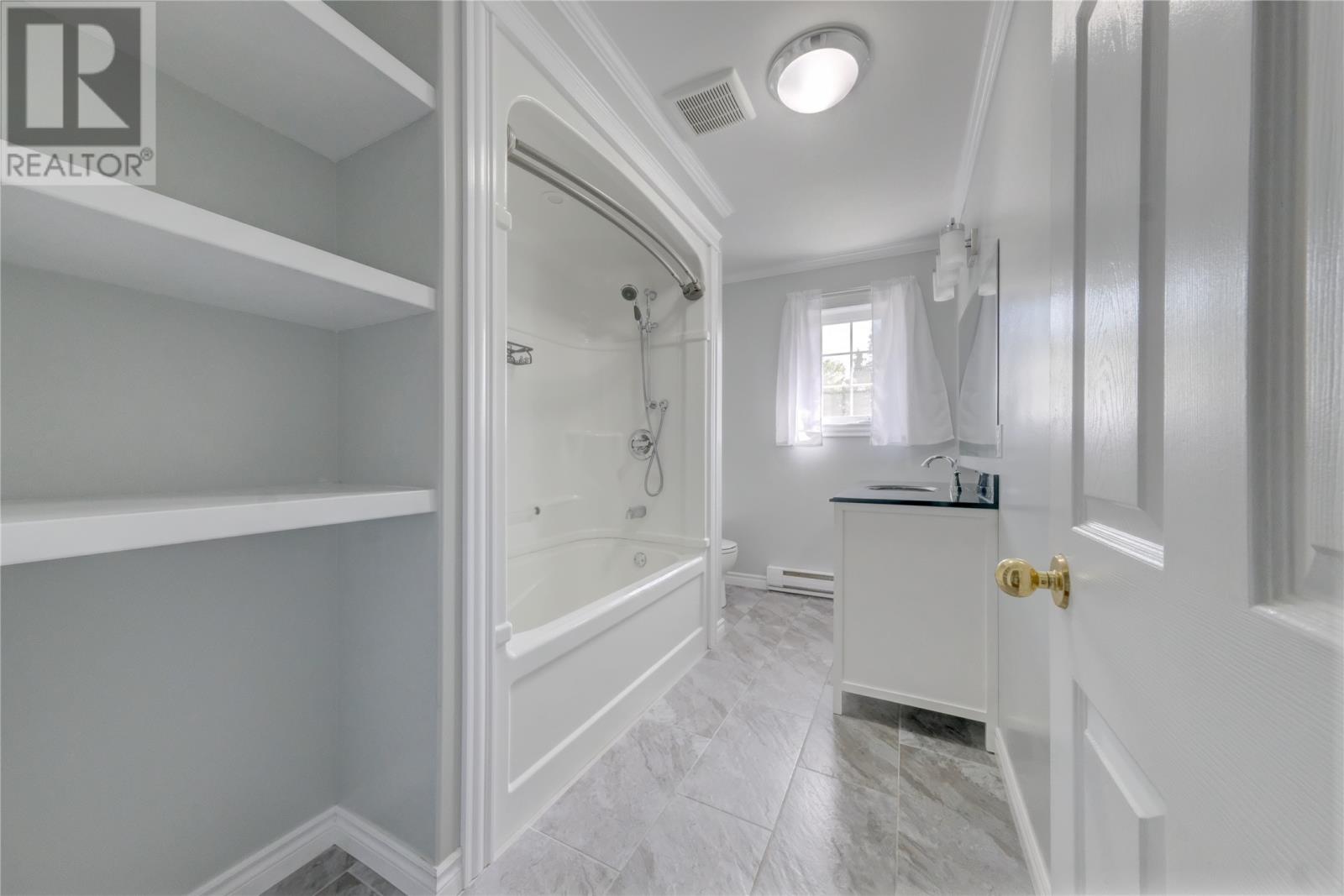 18 Mountainview Road, Massey Drive, NL