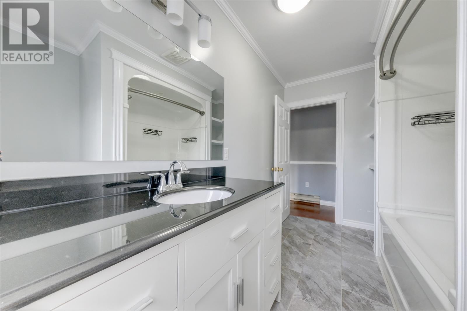 18 Mountainview Road, Massey Drive, NL