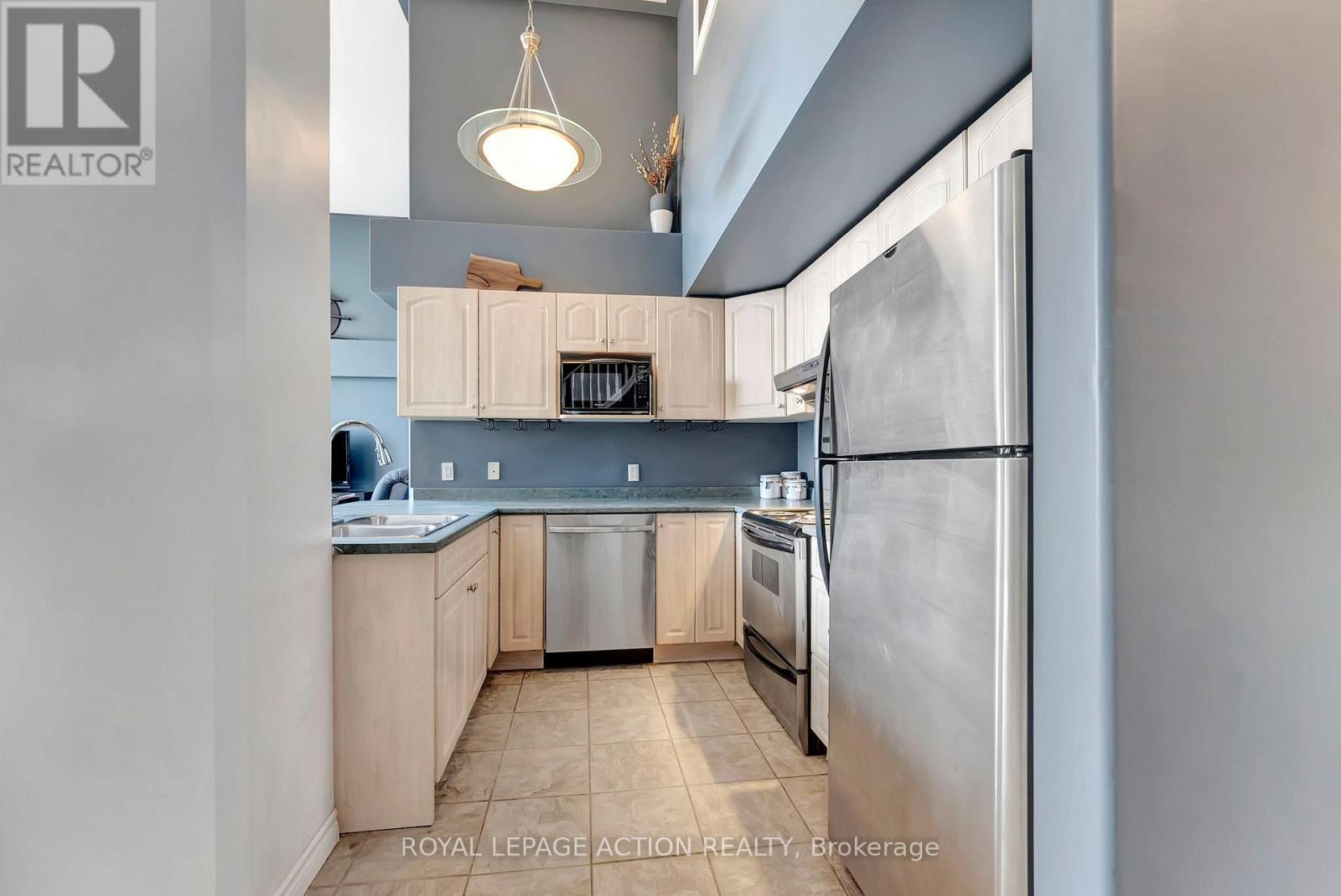 212 - 111 Grey Street, Brantford, ON