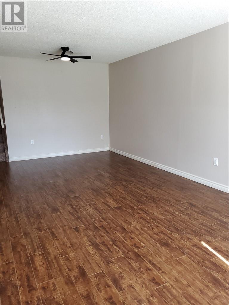 880 Woodbine Avenue, Sudbury, ON