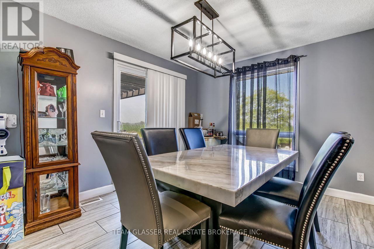 23999 Mayfair Road, Adelaide Metcalfe, ON