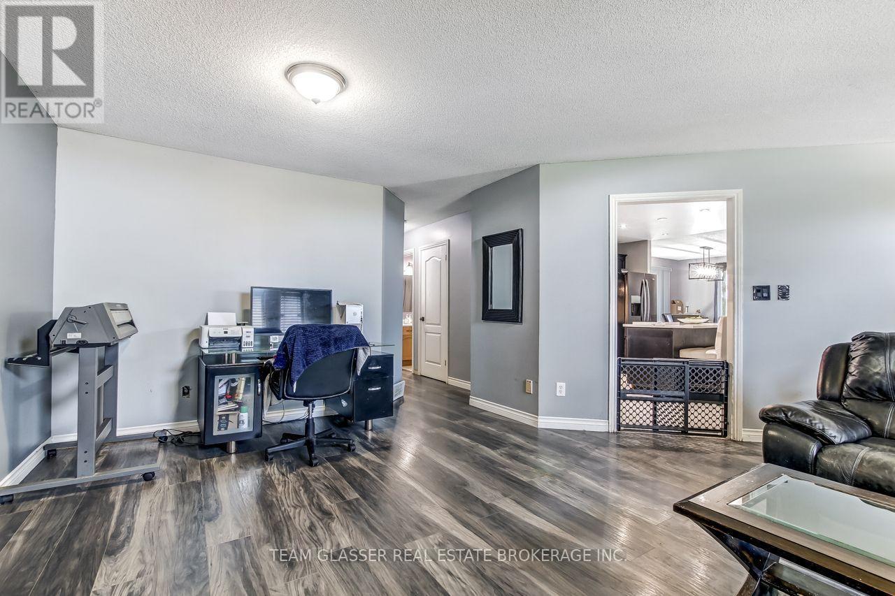 23999 Mayfair Road, Adelaide Metcalfe, ON