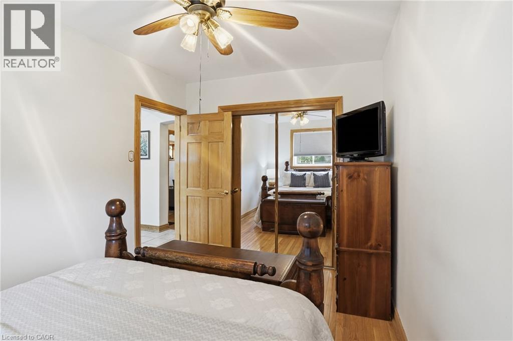 17 Tuxedo Avenue S, Hamilton, ON