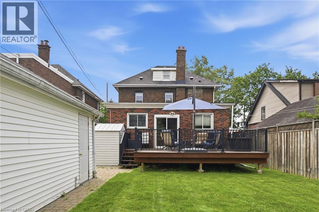 17 Tuxedo Avenue S, Hamilton, ON