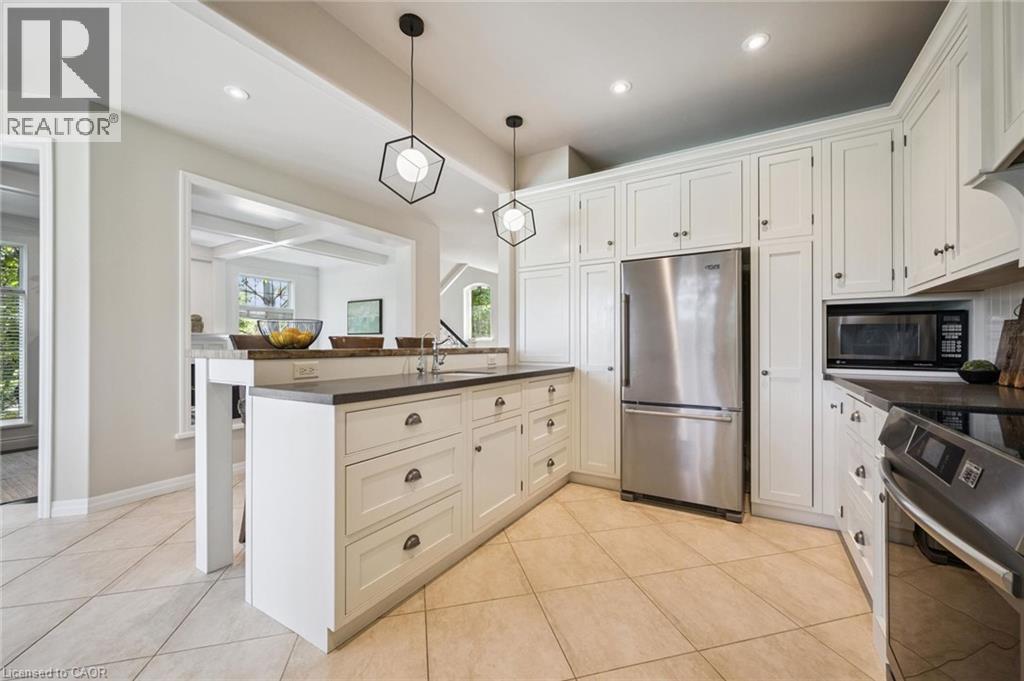 576 Falconridge Crescent, Kitchener, ON