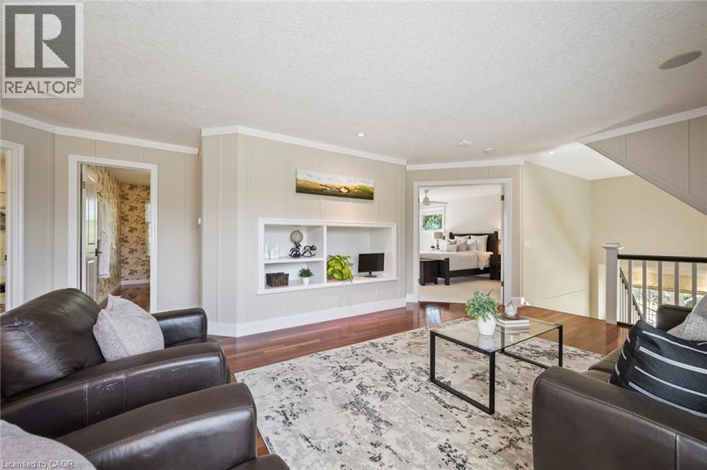 576 Falconridge Crescent, Kitchener, ON