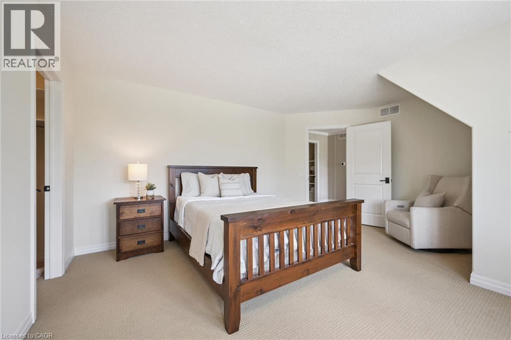 576 Falconridge Crescent, Kitchener, ON