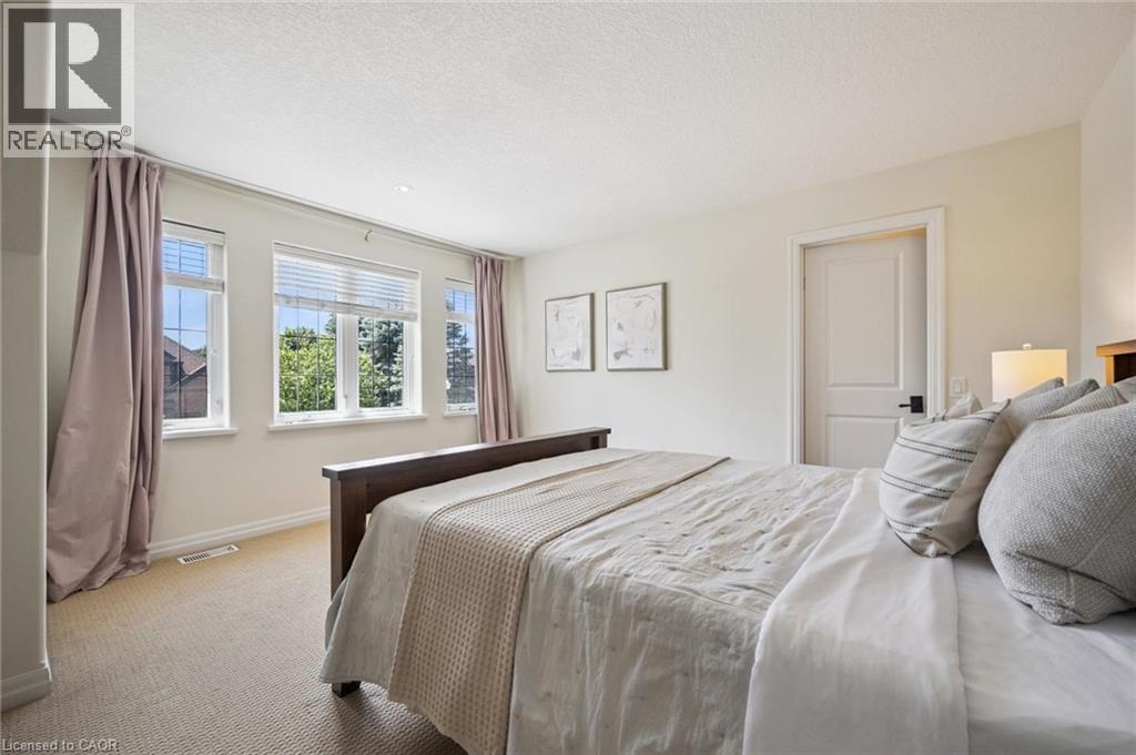 576 Falconridge Crescent, Kitchener, ON