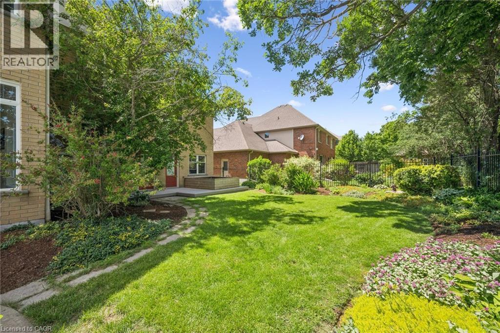 576 Falconridge Crescent, Kitchener, ON