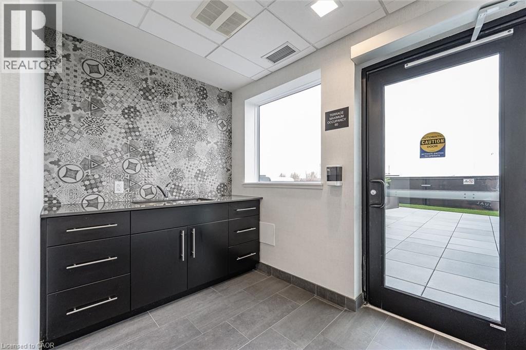 251 Northfield Drive E Unit# 521, Waterloo, ON