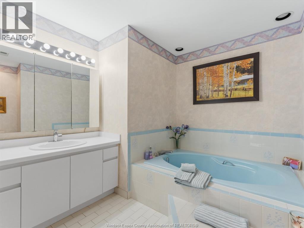 5151 Riverside Drive East Unit# 905, Windsor, ON