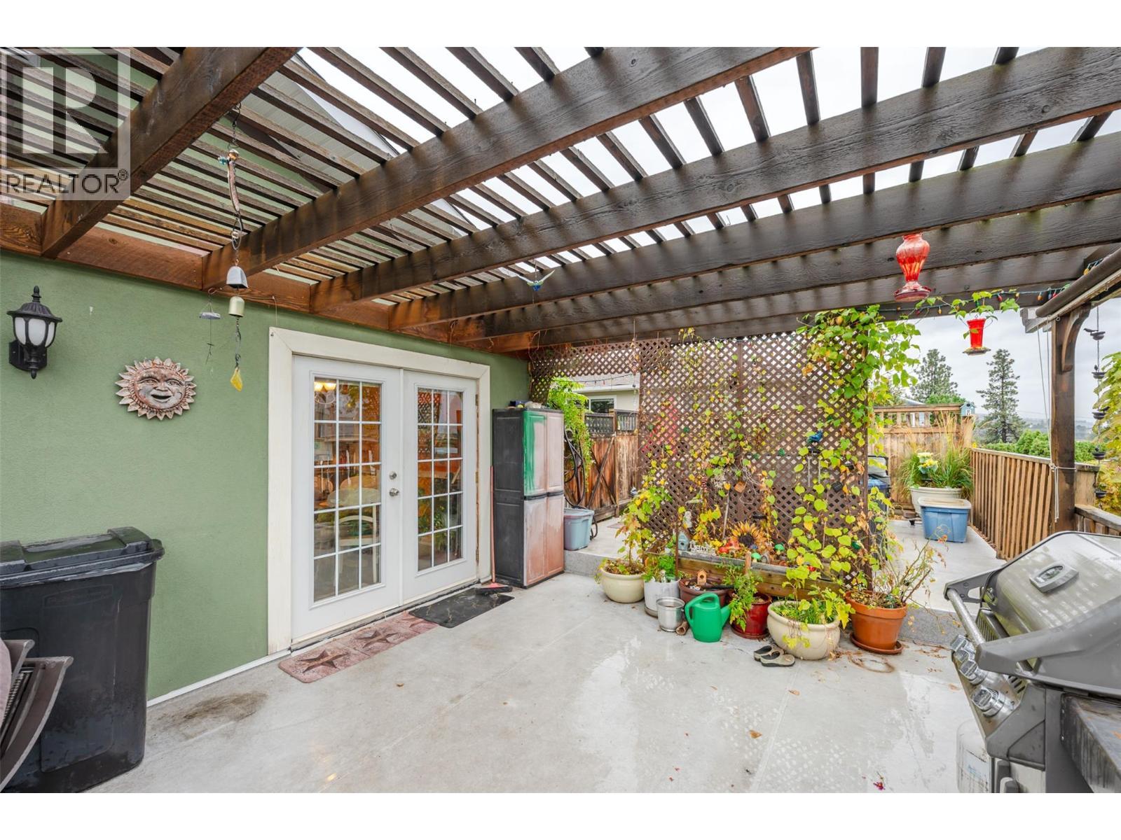 902 Maccleave Avenue, Penticton, BC