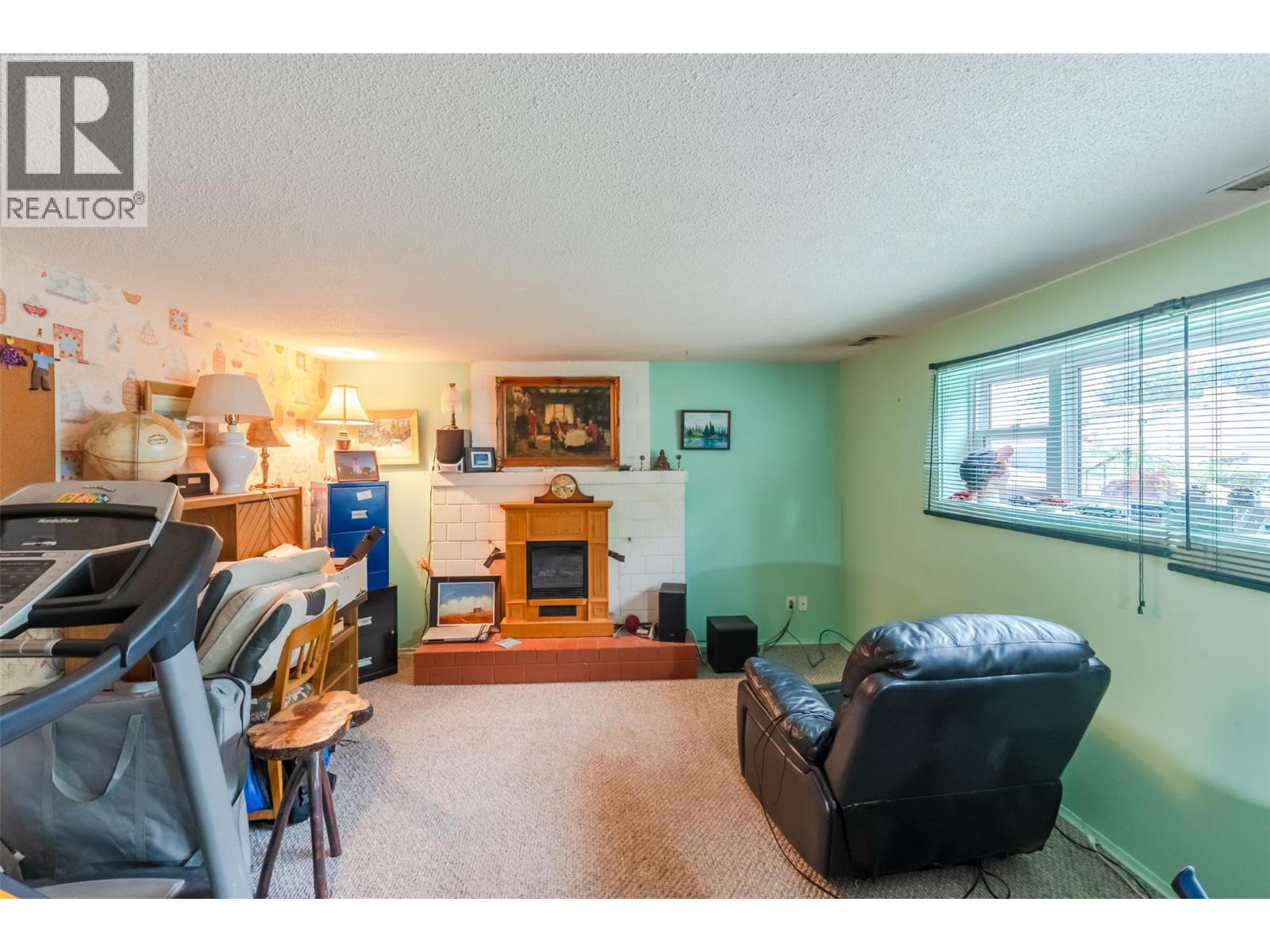 902 Maccleave Avenue, Penticton, BC
