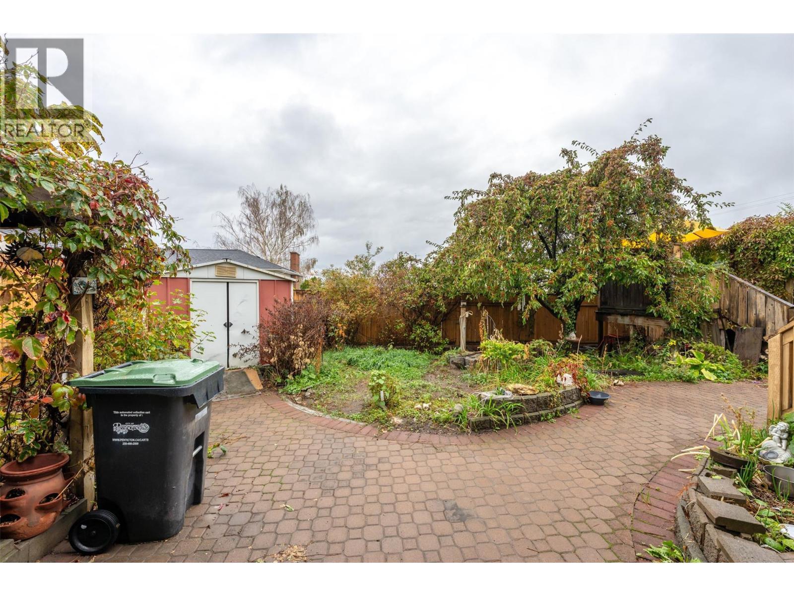 902 Maccleave Avenue, Penticton, BC