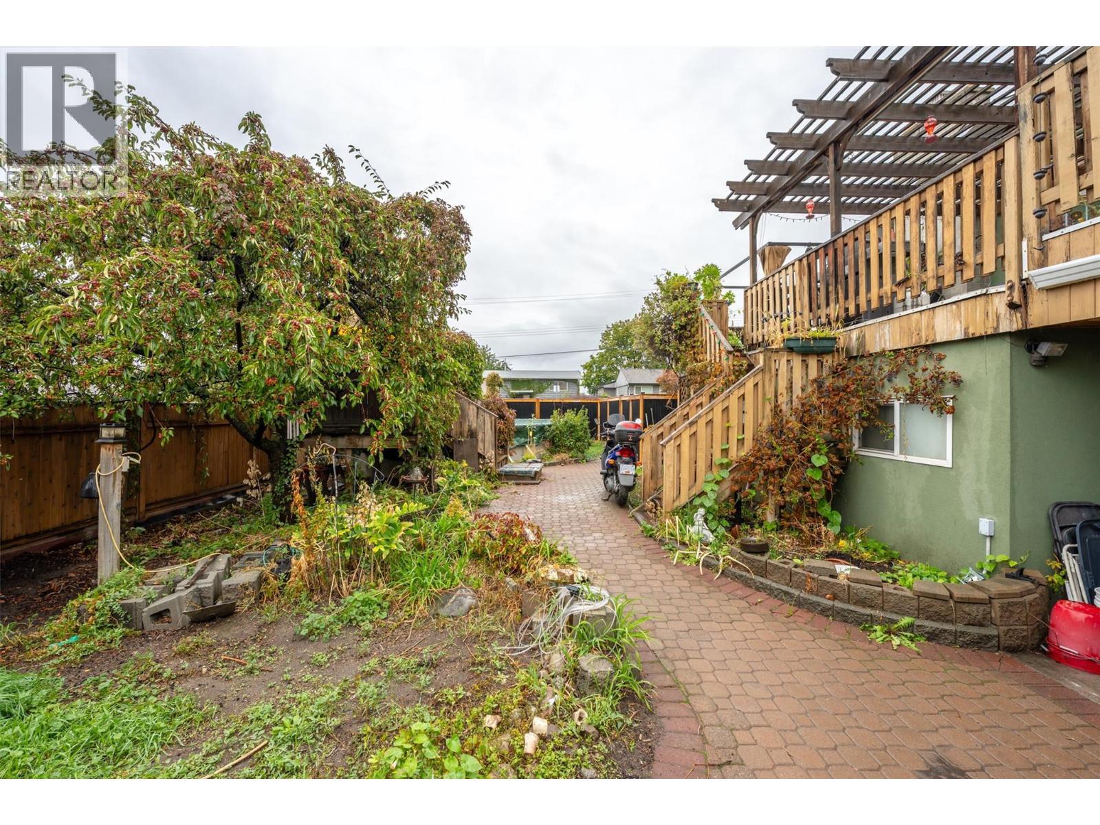 902 Maccleave Avenue, Penticton, BC