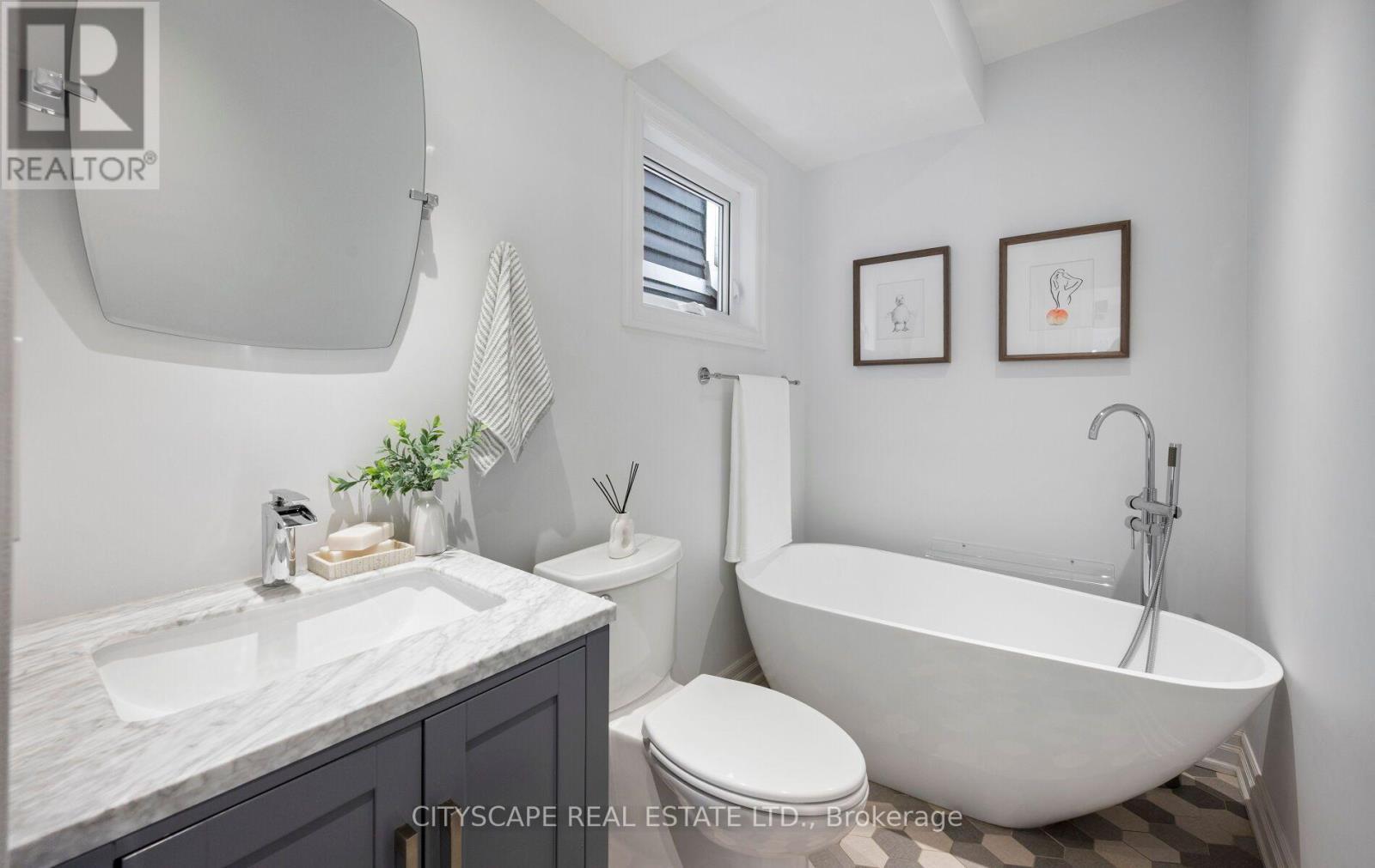 48 Golfview Avenue, Toronto, ON