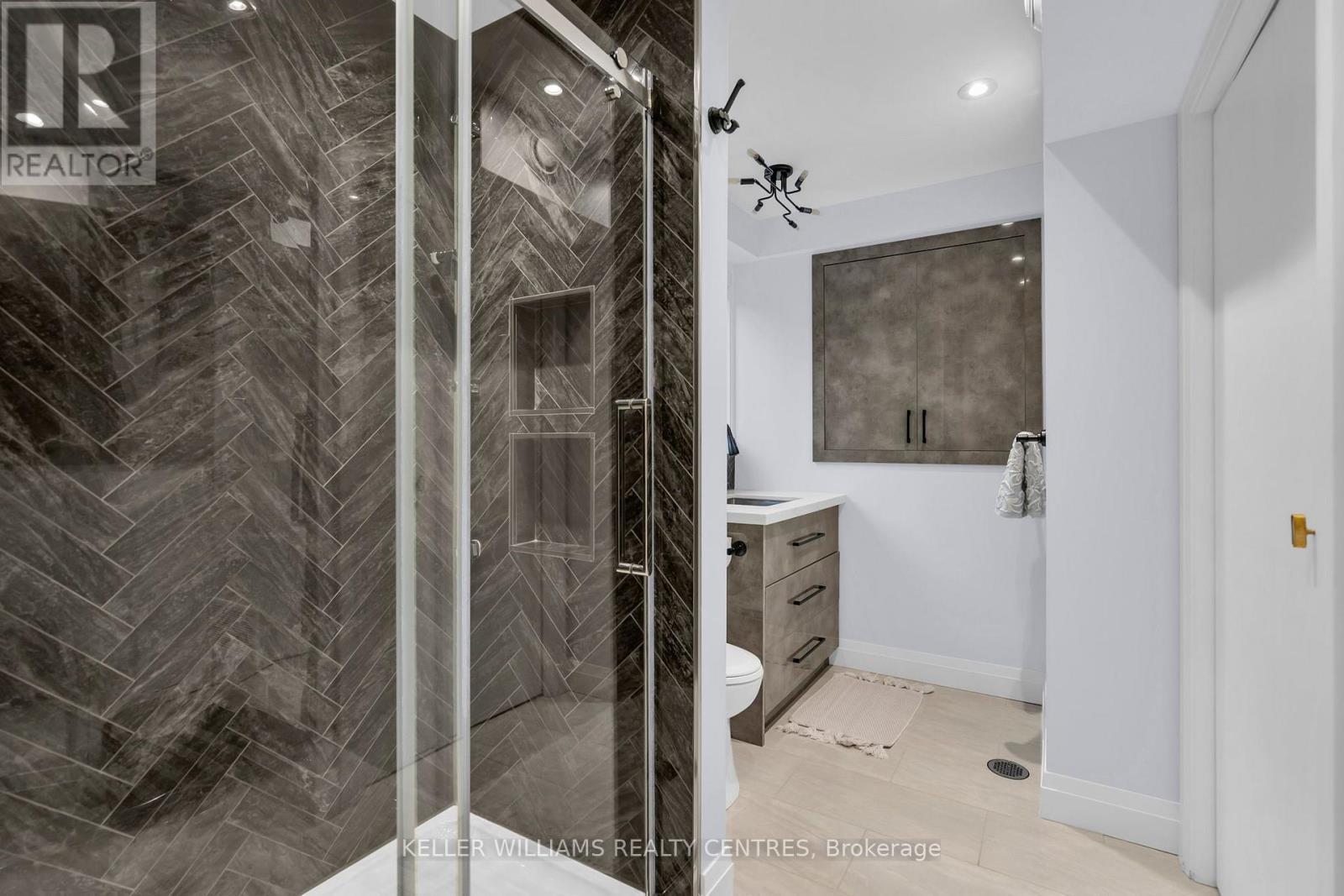 37 Bowler Street, Aurora, ON