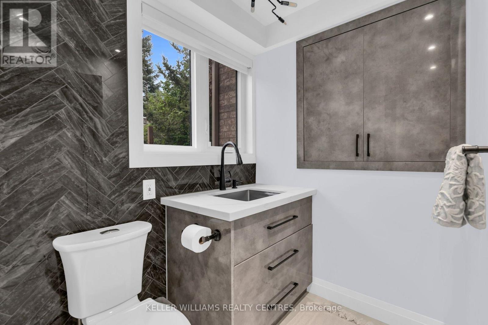 37 Bowler Street, Aurora, ON