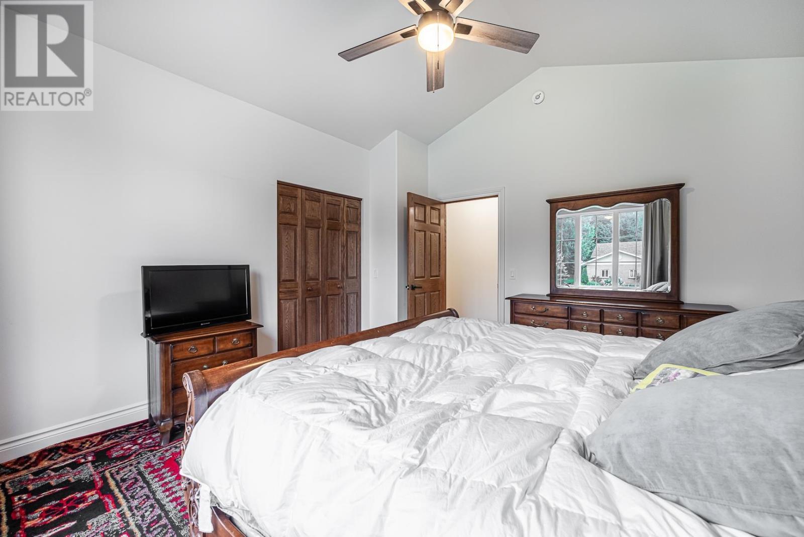 126 Queensgate Blvd, Sault Ste. Marie, ON