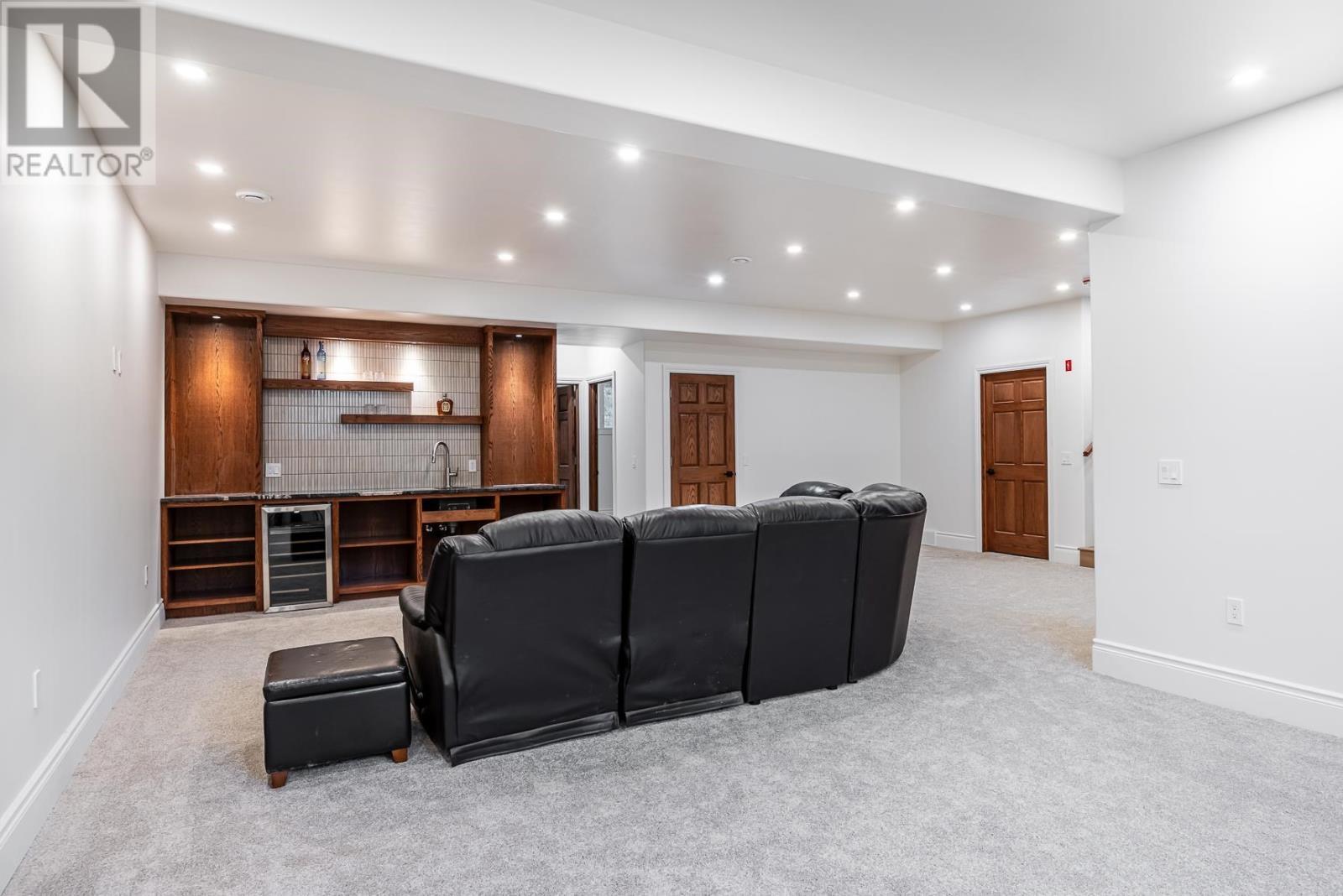 126 Queensgate Blvd, Sault Ste. Marie, ON